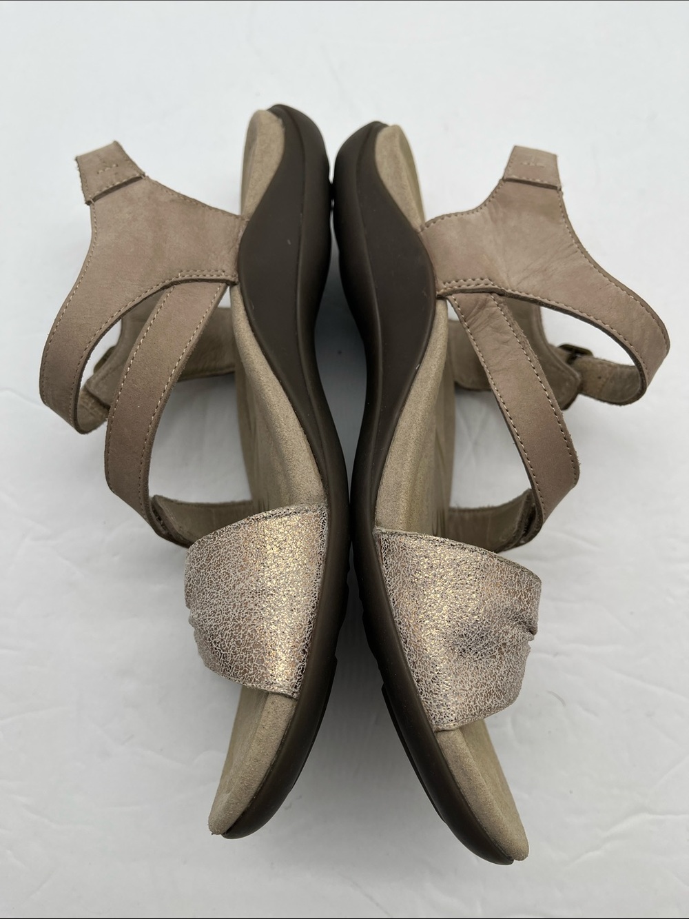 Abeo Bliss Biosystem Taupe Suede Strappy Sandals Metallic Women’s 8N Comfort - Picture 4 of 12